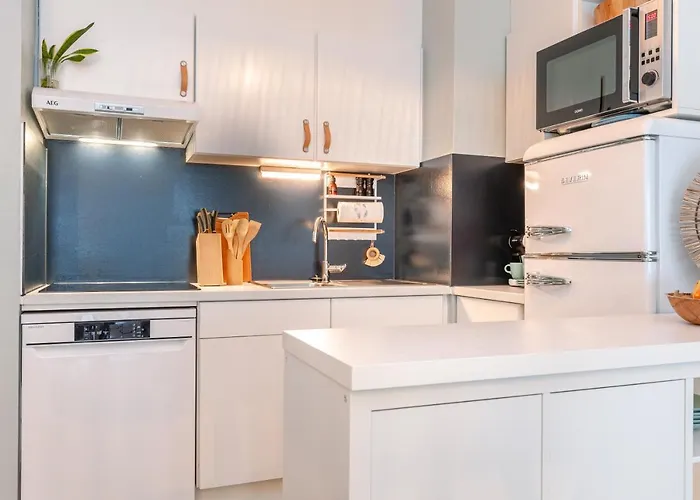 Be At Sea In All-in Luxury , Outdoor Pool, Side Seaview Apartment *